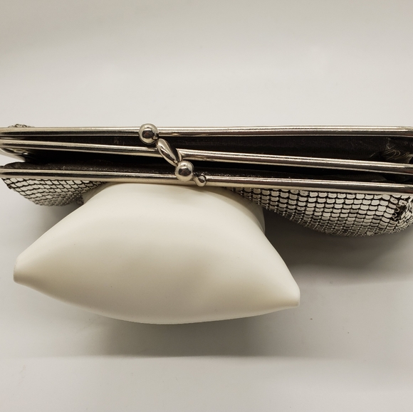 Whiting and Davis clutch - Picture 5 of 6